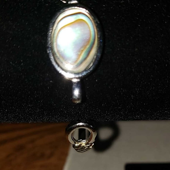 Beautiful Avon Abalone Silvertone Bracelet - Picture 2 of 5